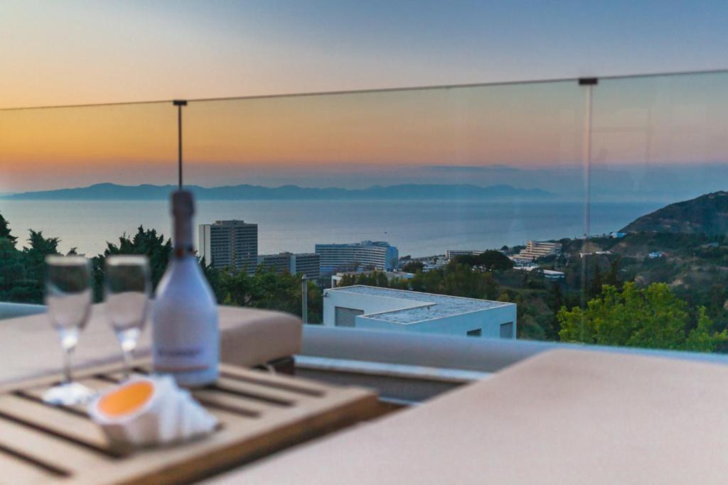 Ferienwohnung Flyviewflatsblue Privatehottub With Seaview Ixia  Exterior foto
